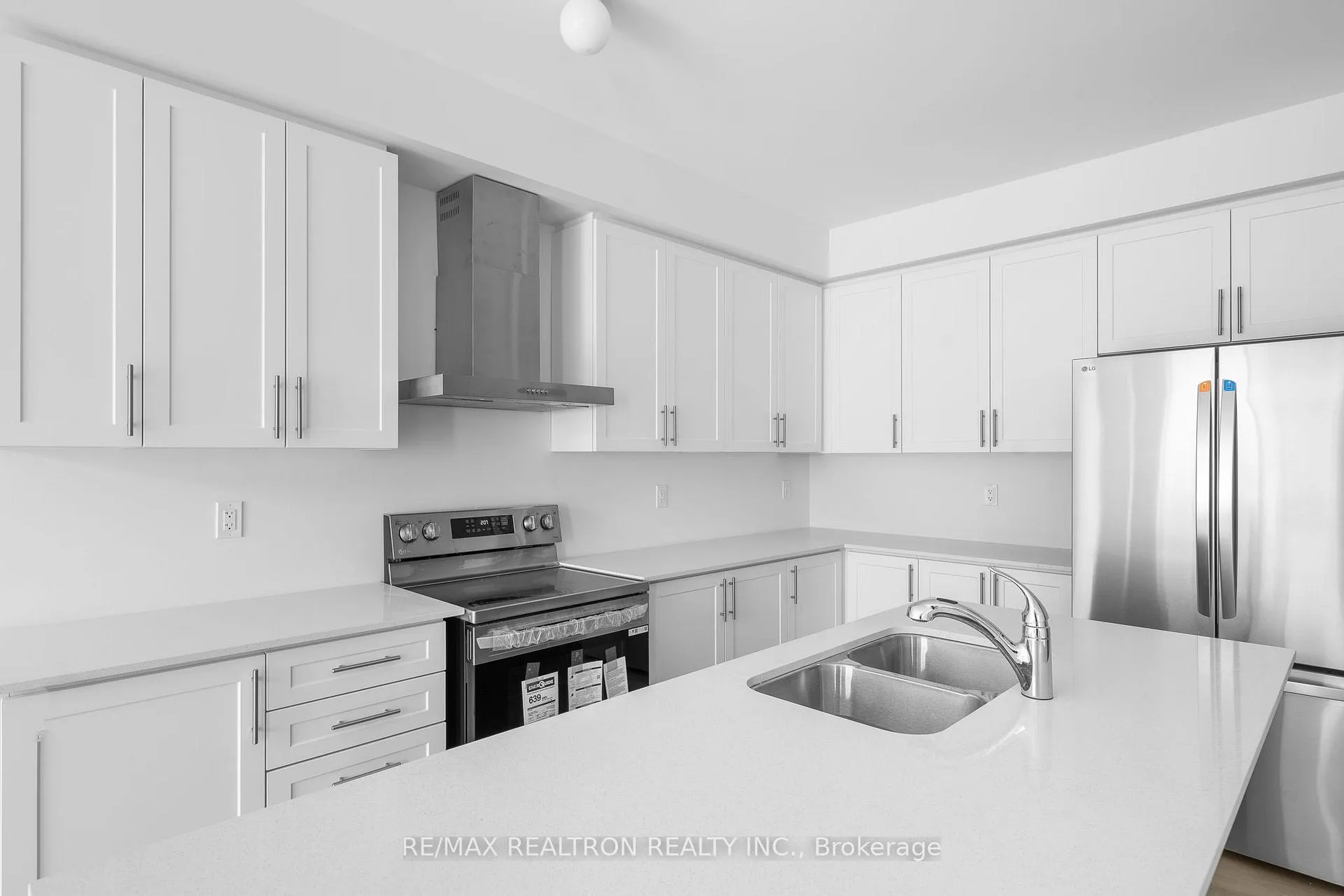 Photo 15 of 1341 Davis Loop, Innisfil, Lefroy — HOMEH