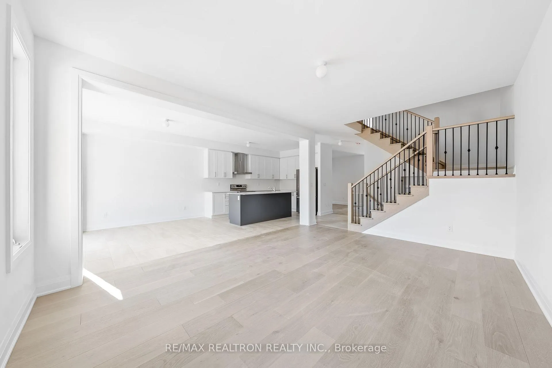 Photo 22 of 1341 Davis Loop, Innisfil, Lefroy — HOMEH