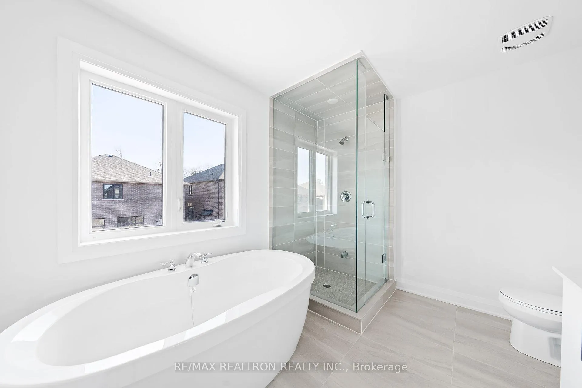 Photo 30 of 1341 Davis Loop, Innisfil, Lefroy — HOMEH