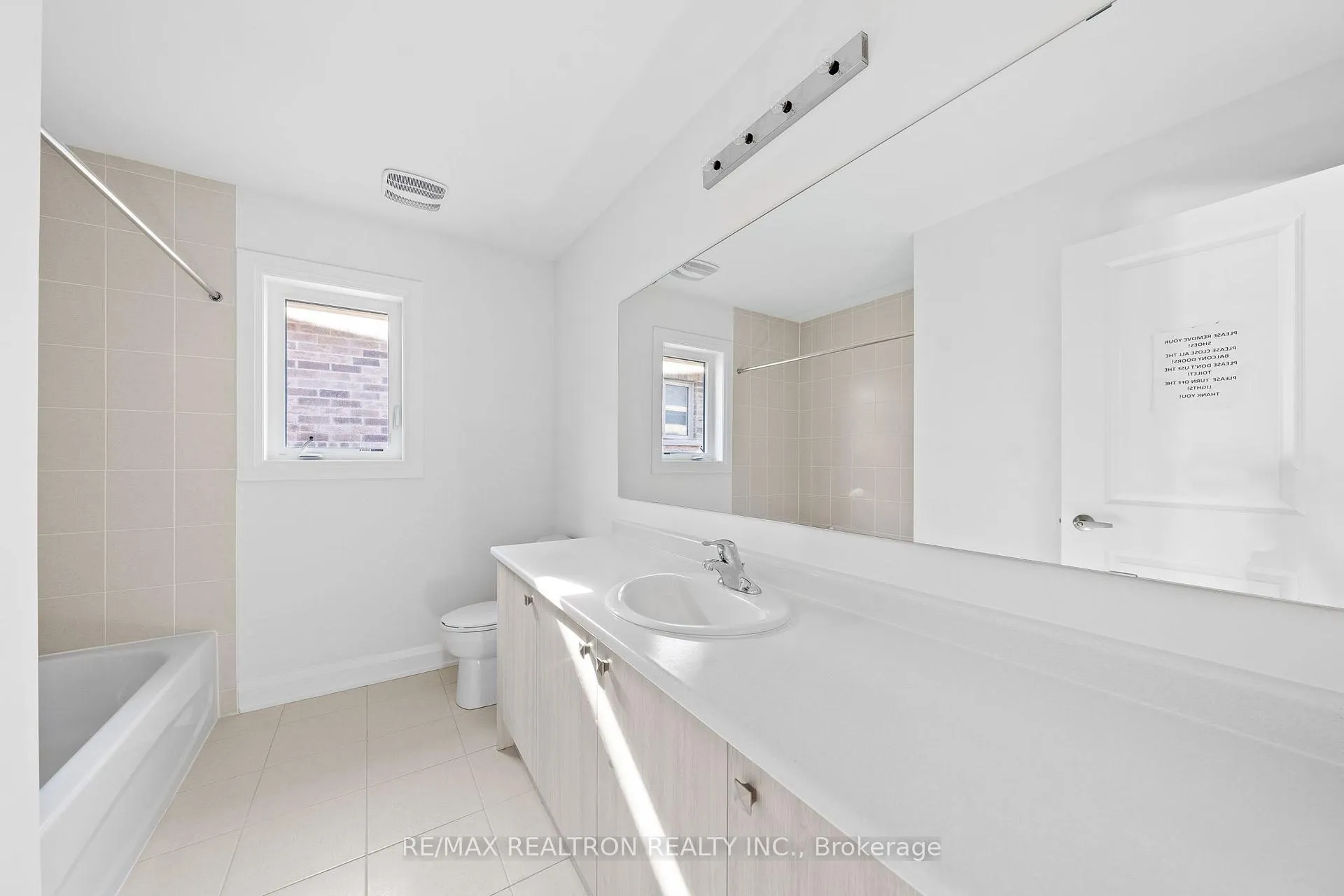 Photo 37 of 1341 Davis Loop, Innisfil, Lefroy — HOMEH