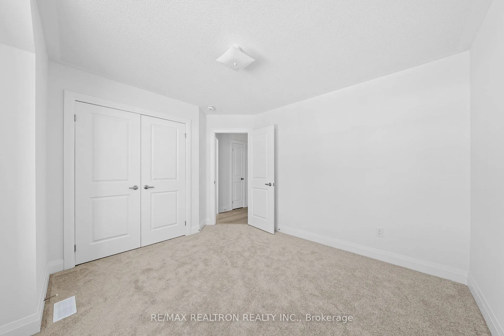 Photo 39 of 1341 Davis Loop, Innisfil, Lefroy — HOMEH
