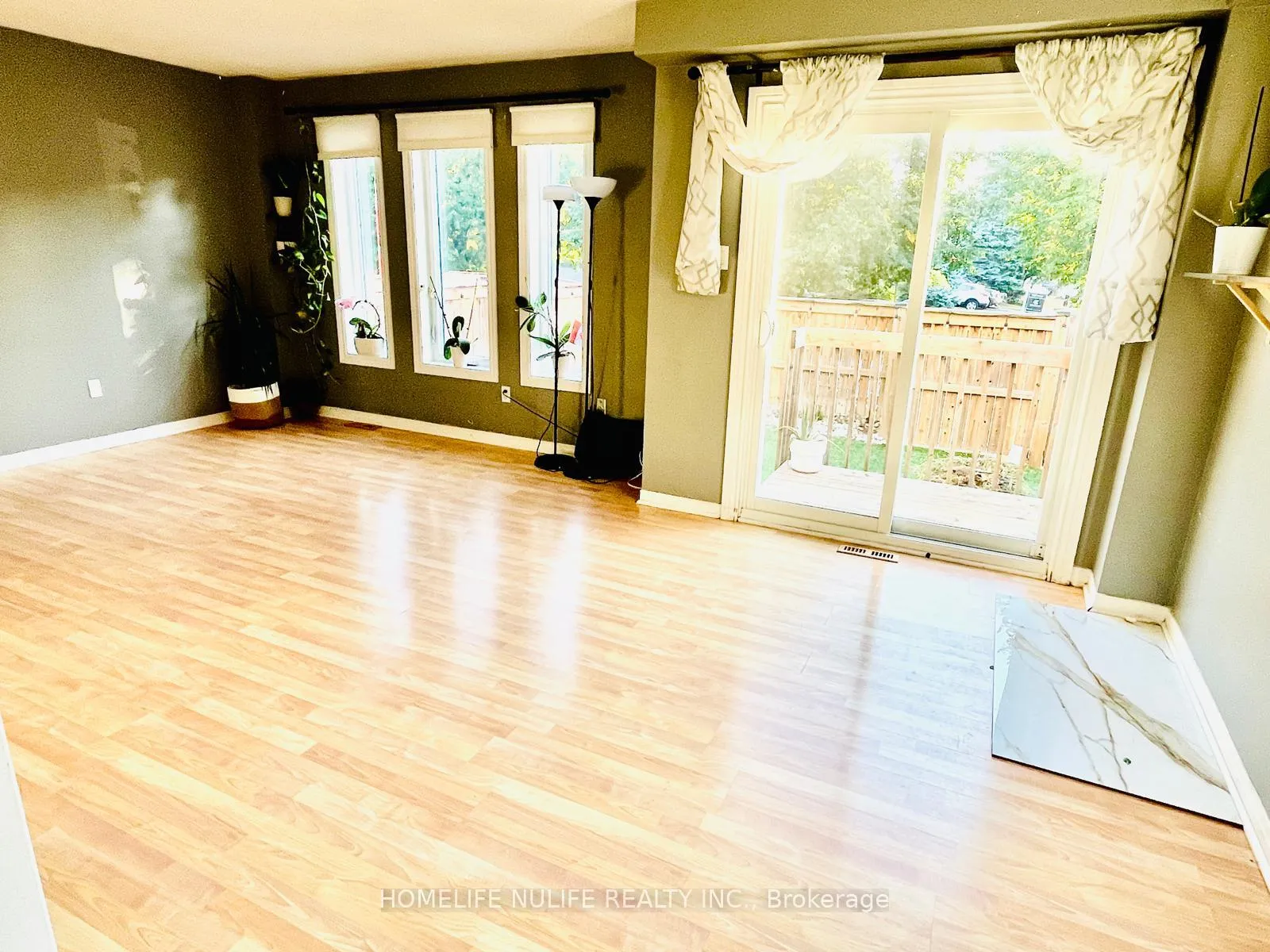Photo 7 of 114 Fellowes Crescent, Hamilton, Waterdown — HOMEH