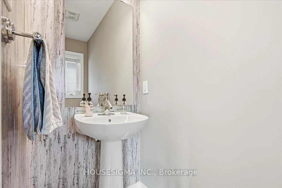 Photo 5 of Unit 5, 515 Winston Road, Grimsby, Grimsby Beach — HOMEH