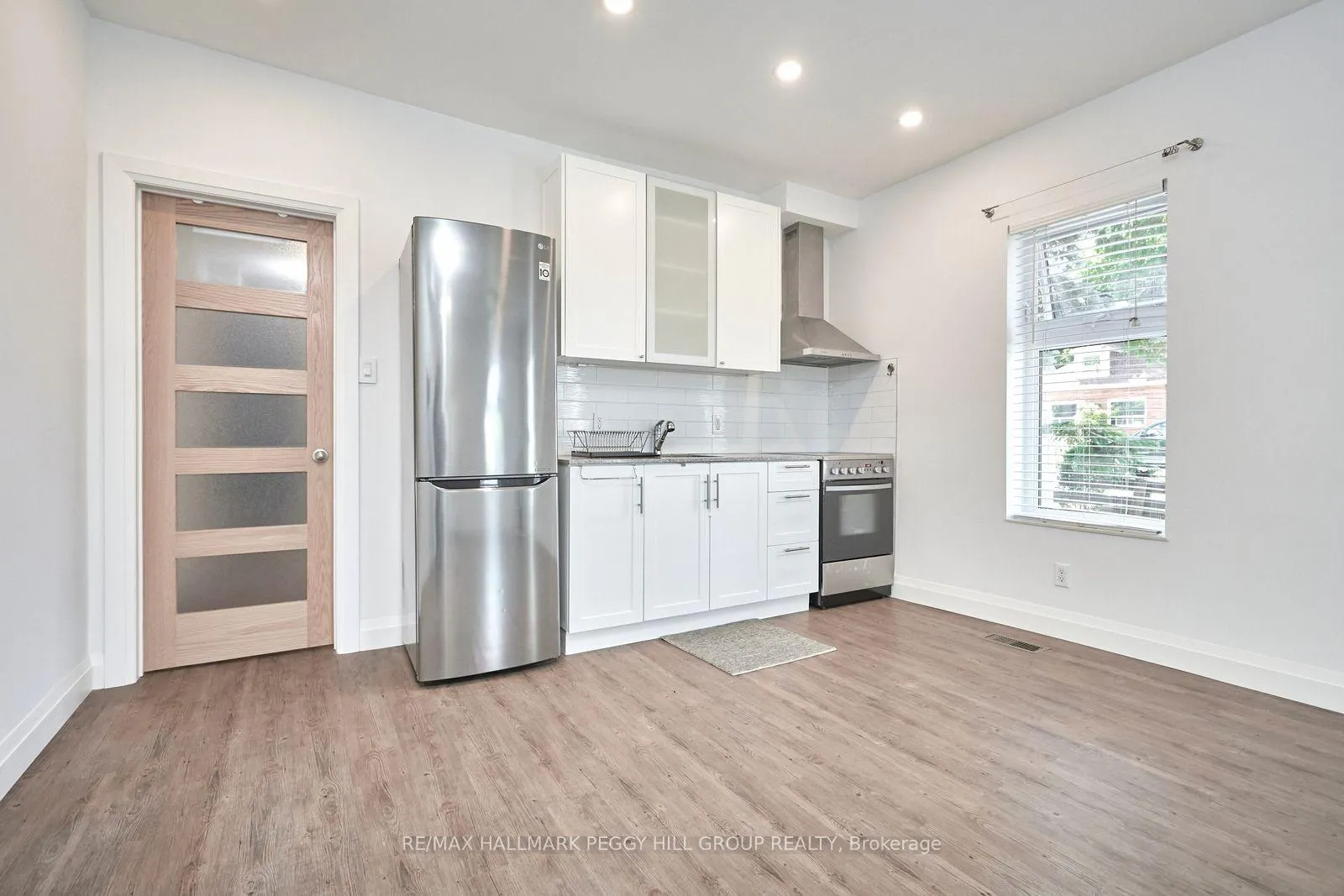 Photo 3 of Unit D, 77 Victoria Street, Barrie, Sanford — HOMEH