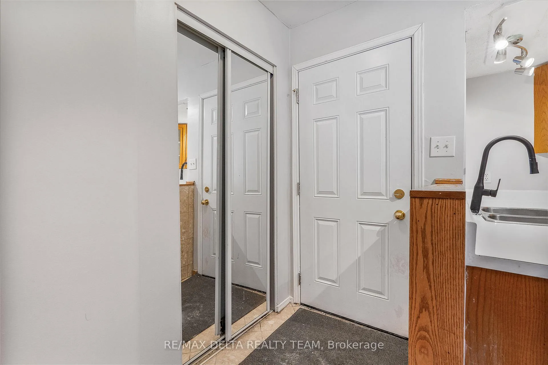 Photo 4 of Unit 8, 518 Lisgar Street, Ottawa, Ottawa Centre — HOMEH