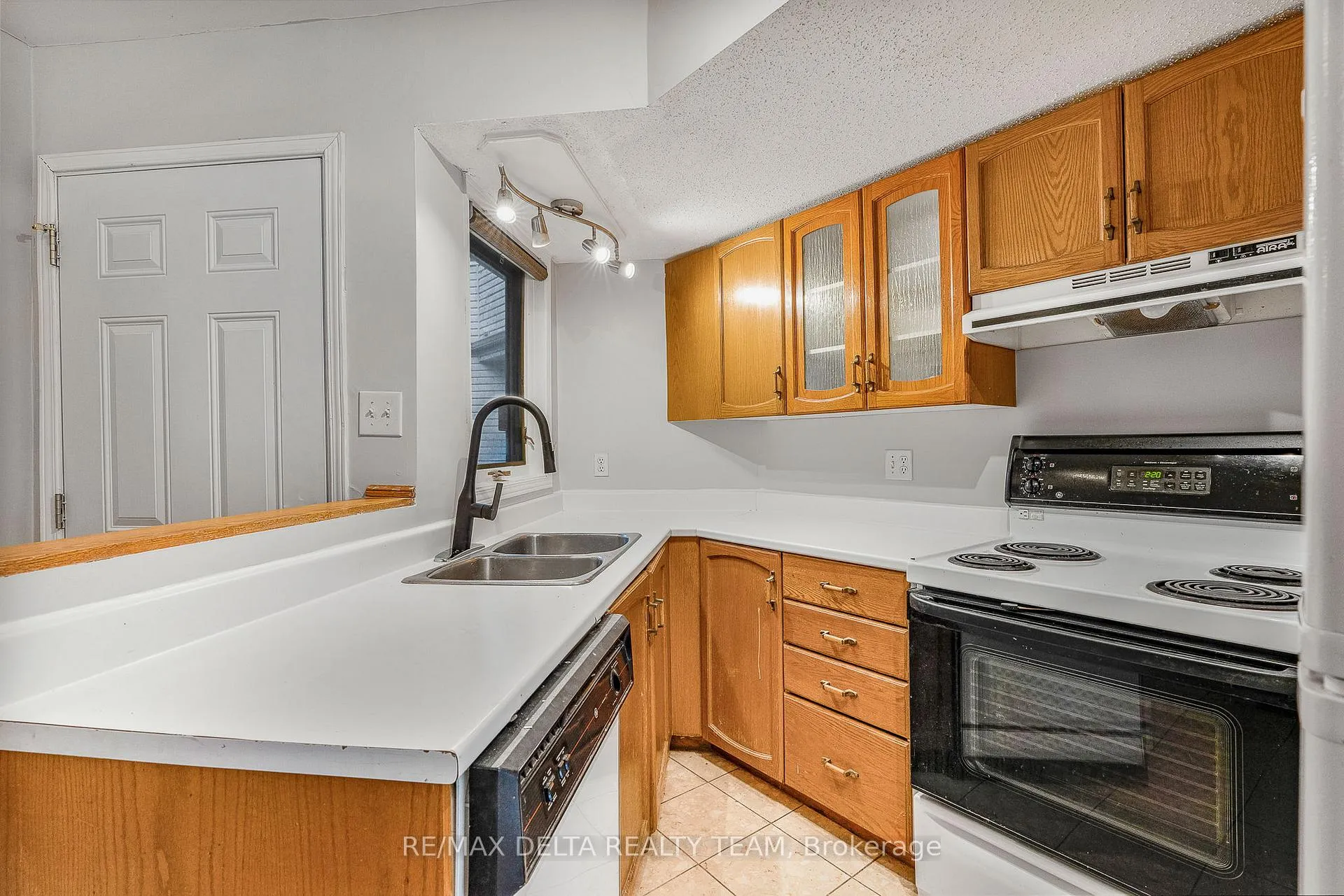 Photo 6 of Unit 8, 518 Lisgar Street, Ottawa, Ottawa Centre — HOMEH