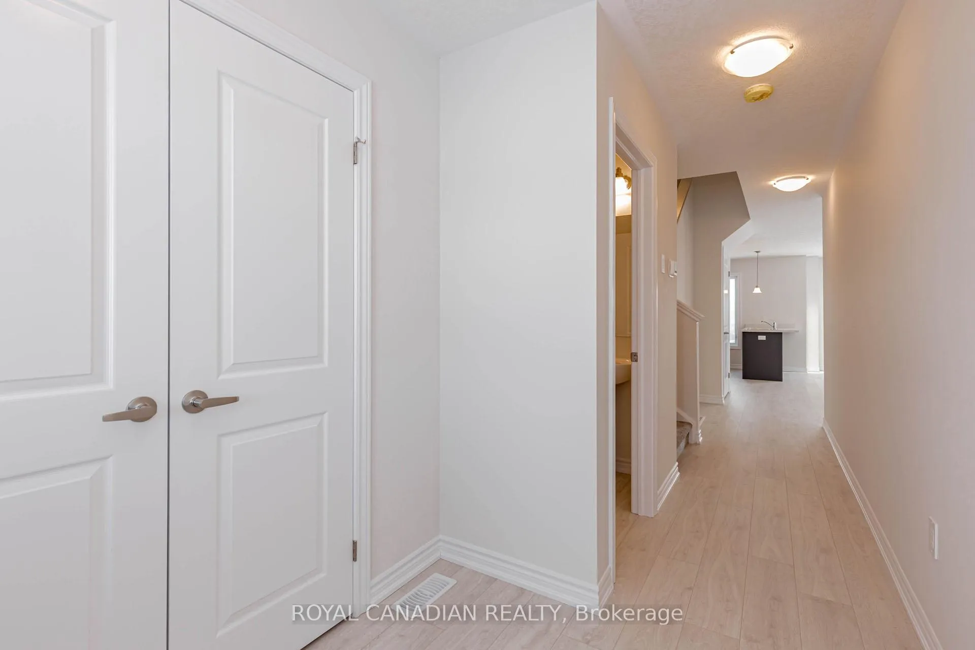 Photo 5 of 355 Benninger Drive, Kitchener — HOMEH