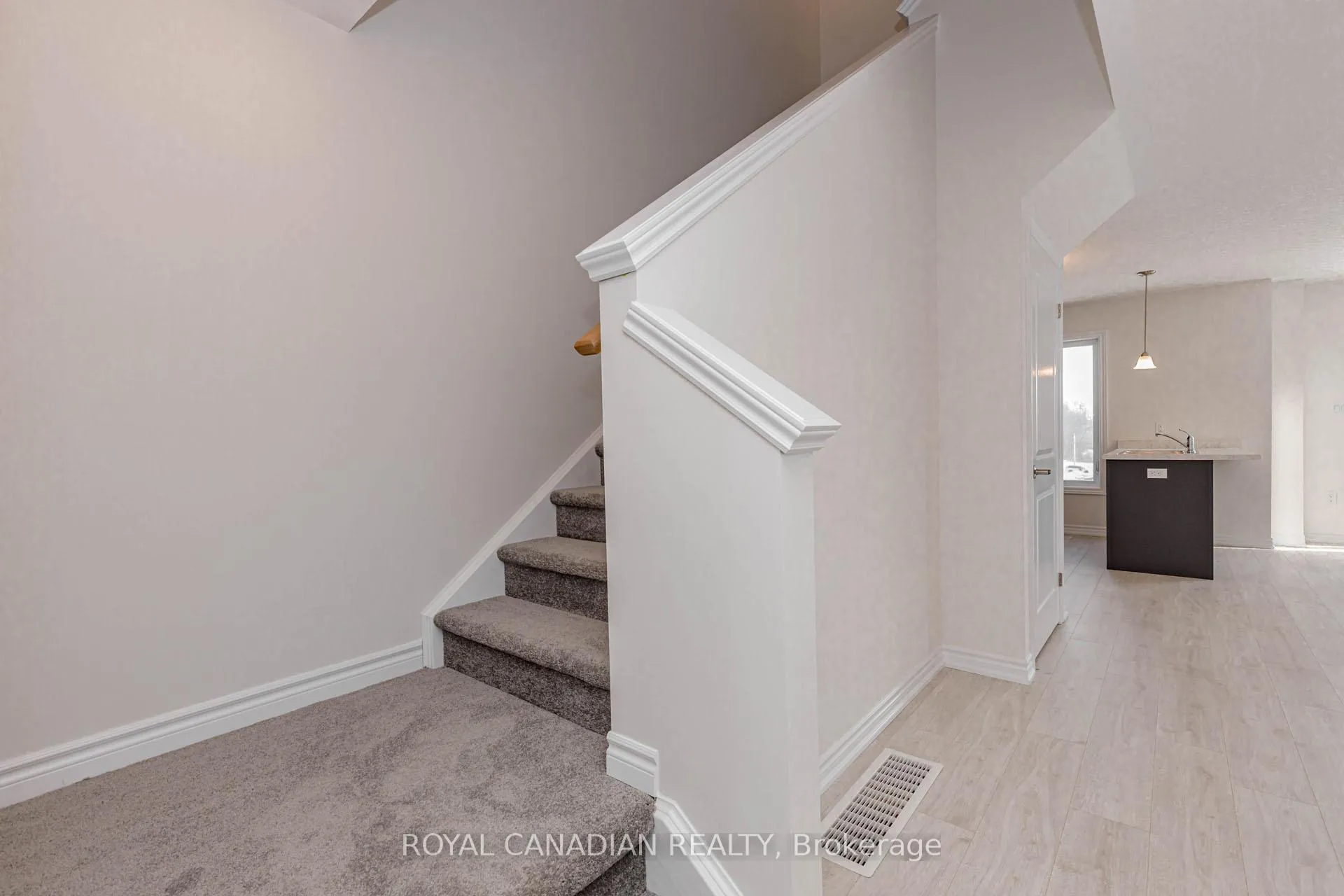 Photo 6 of 355 Benninger Drive, Kitchener — HOMEH