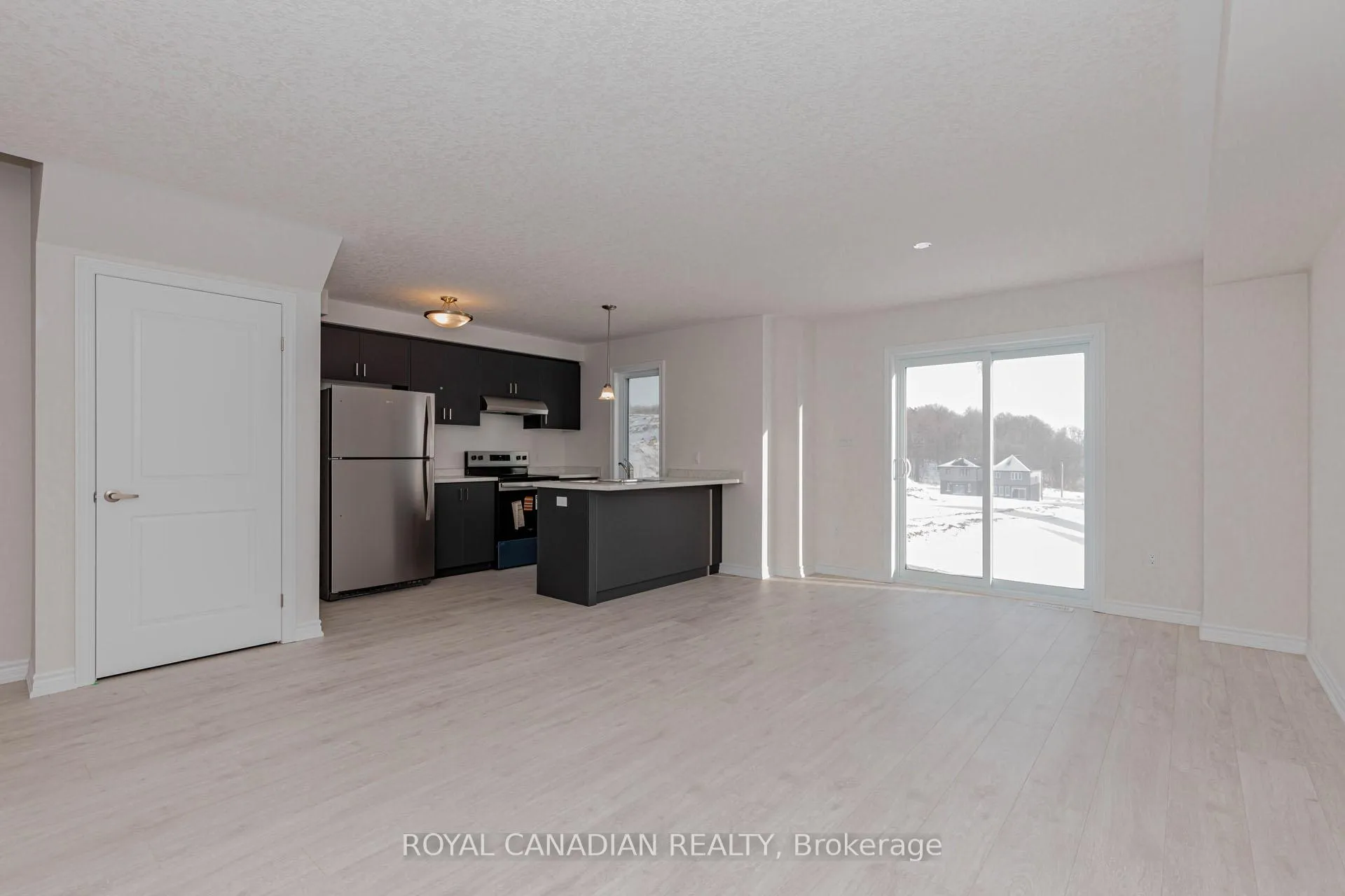 Photo 10 of 355 Benninger Drive, Kitchener — HOMEH