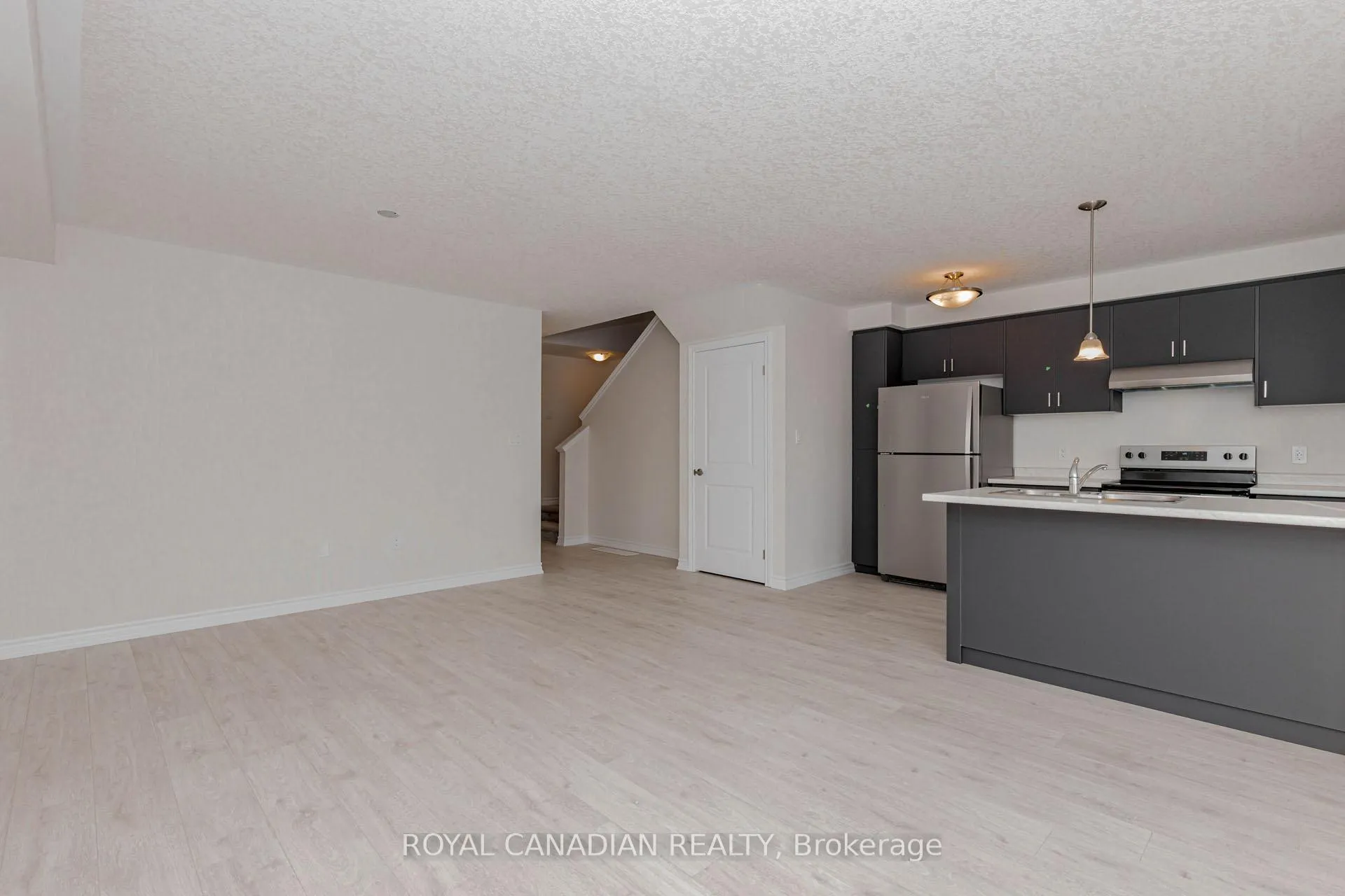 Photo 11 of 355 Benninger Drive, Kitchener — HOMEH