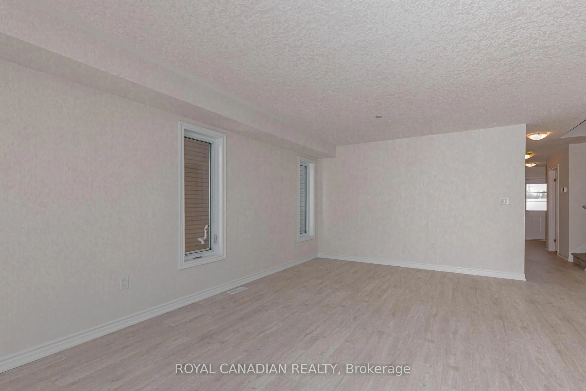 Photo 12 of 355 Benninger Drive, Kitchener — HOMEH