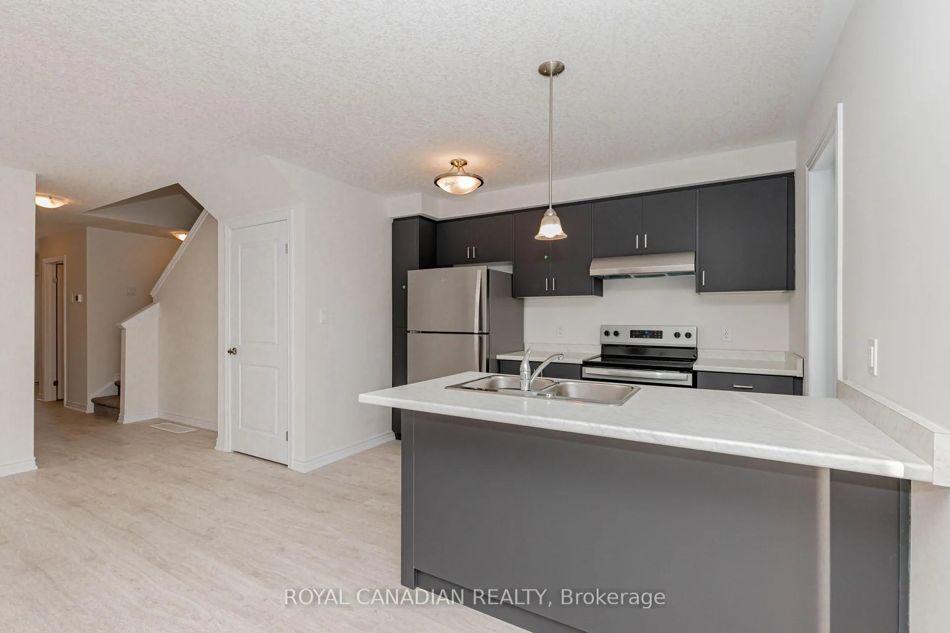 Photo 13 of 355 Benninger Drive, Kitchener — HOMEH