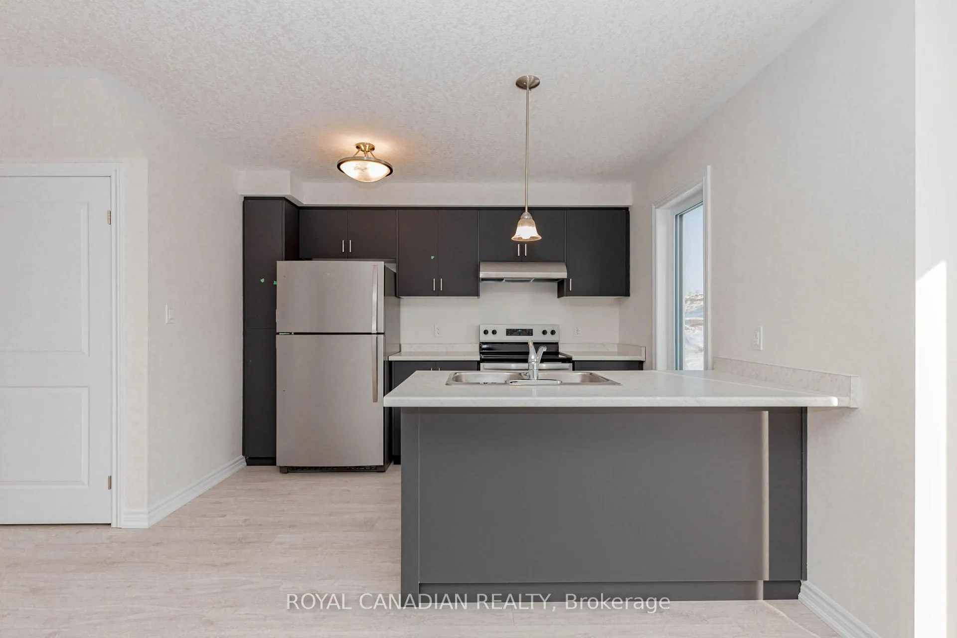 Photo 14 of 355 Benninger Drive, Kitchener — HOMEH
