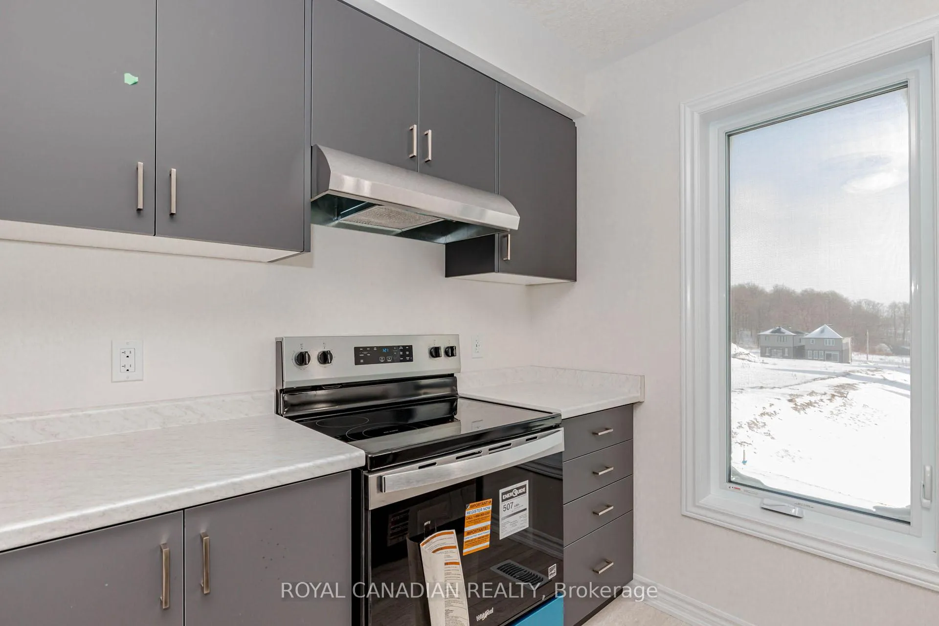 Photo 17 of 355 Benninger Drive, Kitchener — HOMEH