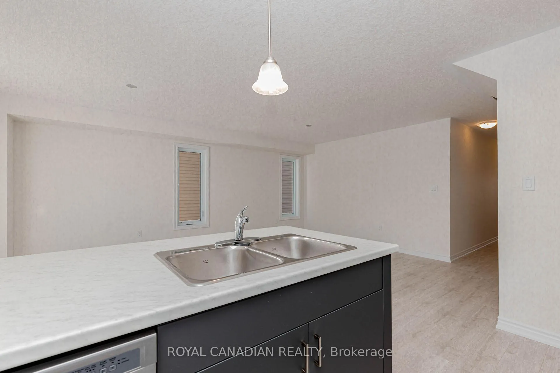 Photo 18 of 355 Benninger Drive, Kitchener — HOMEH