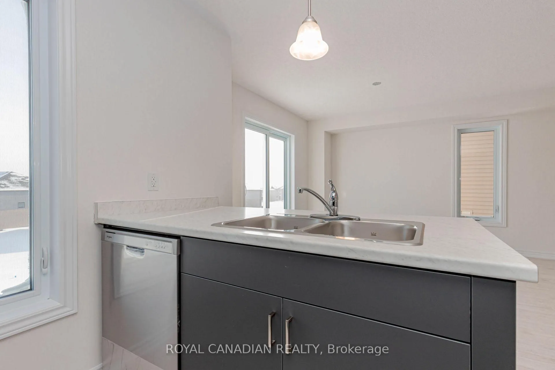 Photo 19 of 355 Benninger Drive, Kitchener — HOMEH