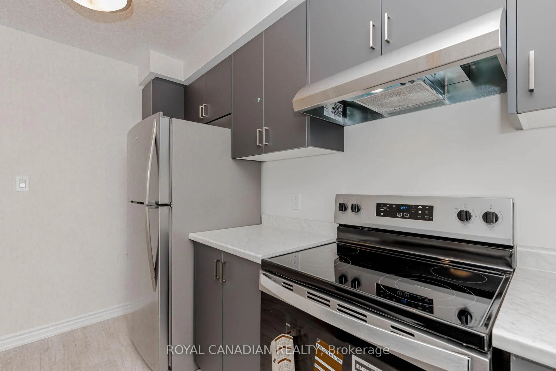 Photo 20 of 355 Benninger Drive, Kitchener — HOMEH