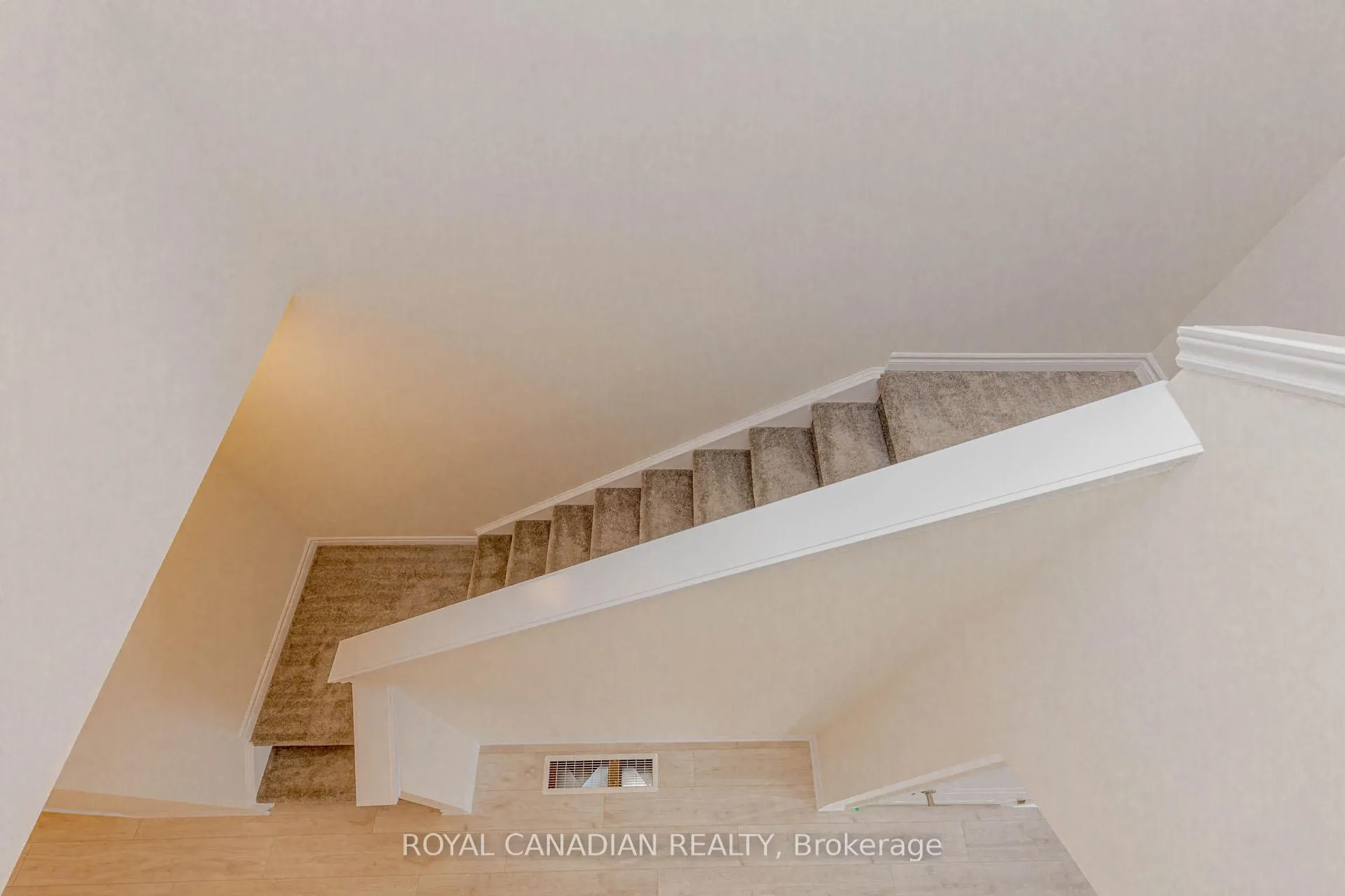 Photo 23 of 355 Benninger Drive, Kitchener — HOMEH