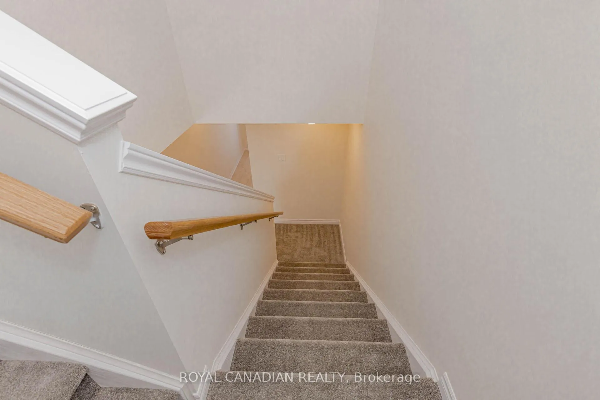 Photo 24 of 355 Benninger Drive, Kitchener — HOMEH