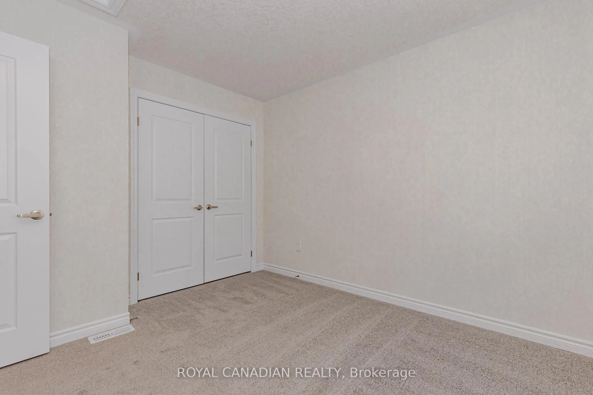 Photo 41 of 355 Benninger Drive, Kitchener — HOMEH