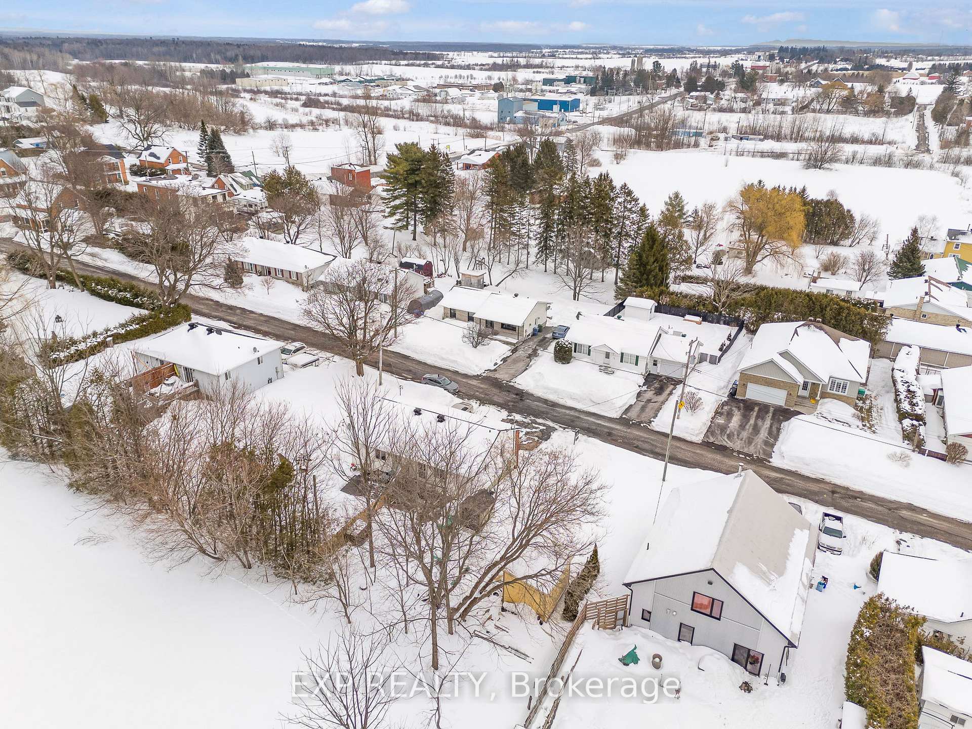 Photo 32 of 38 Elizabeth Street, Champlain, Vankleek Hill — HOMEH