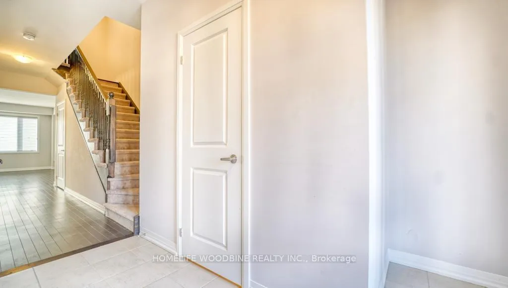 Photo 3 of 42 Freedom Crescent, Hamilton, Mount Hope — HOMEH