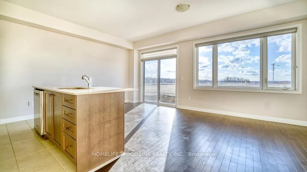 Photo 5 of 42 Freedom Crescent, Hamilton, Mount Hope — HOMEH
