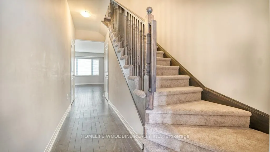 Photo 10 of 42 Freedom Crescent, Hamilton, Mount Hope — HOMEH