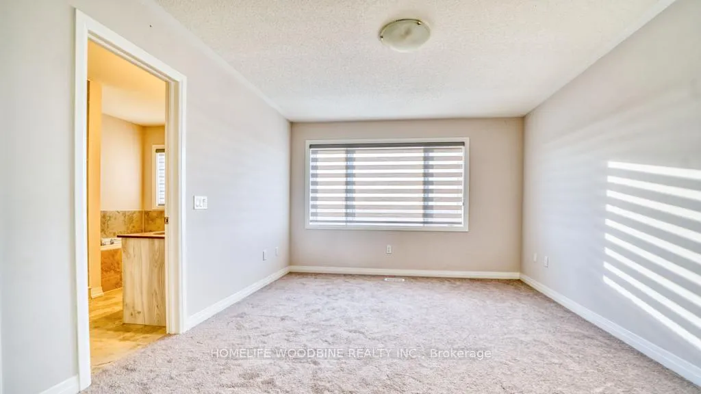 Photo 12 of 42 Freedom Crescent, Hamilton, Mount Hope — HOMEH