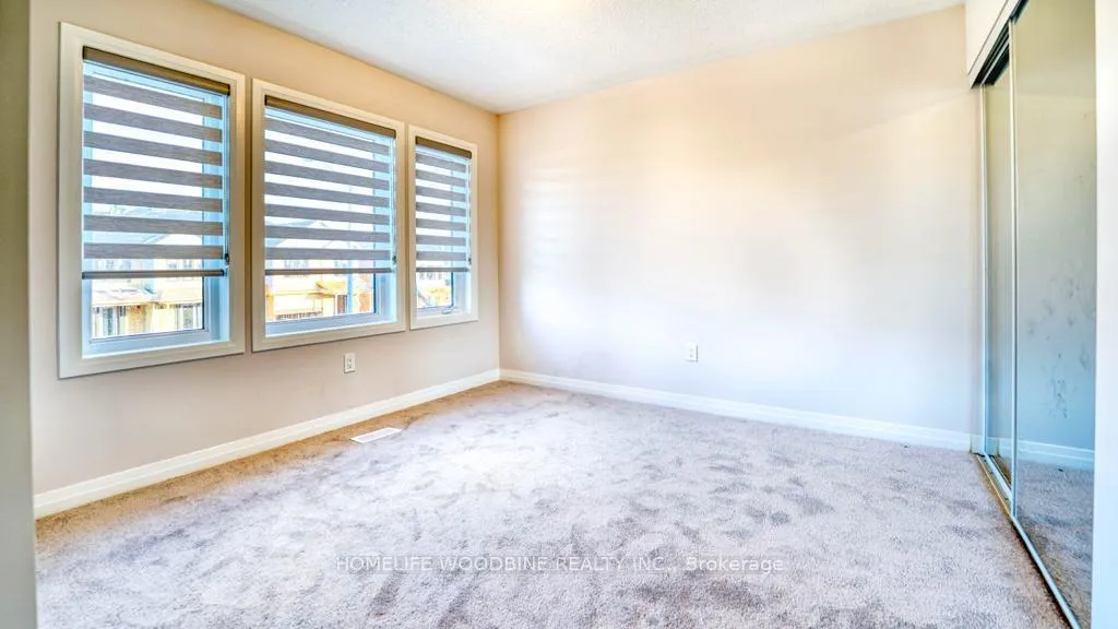Photo 18 of 42 Freedom Crescent, Hamilton, Mount Hope — HOMEH
