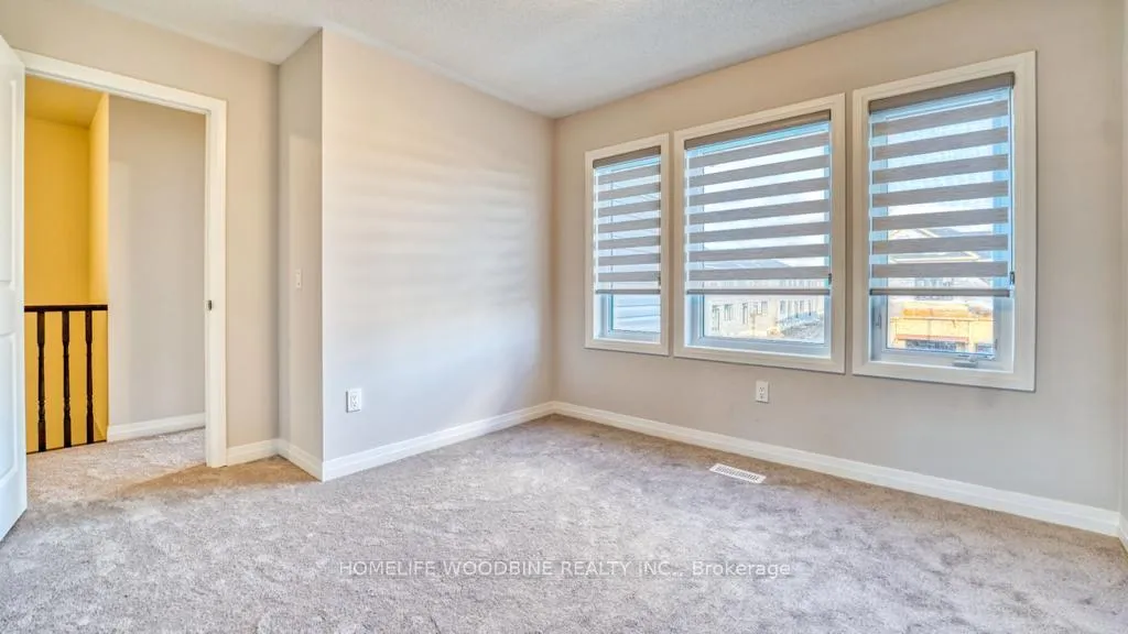 Photo 19 of 42 Freedom Crescent, Hamilton, Mount Hope — HOMEH