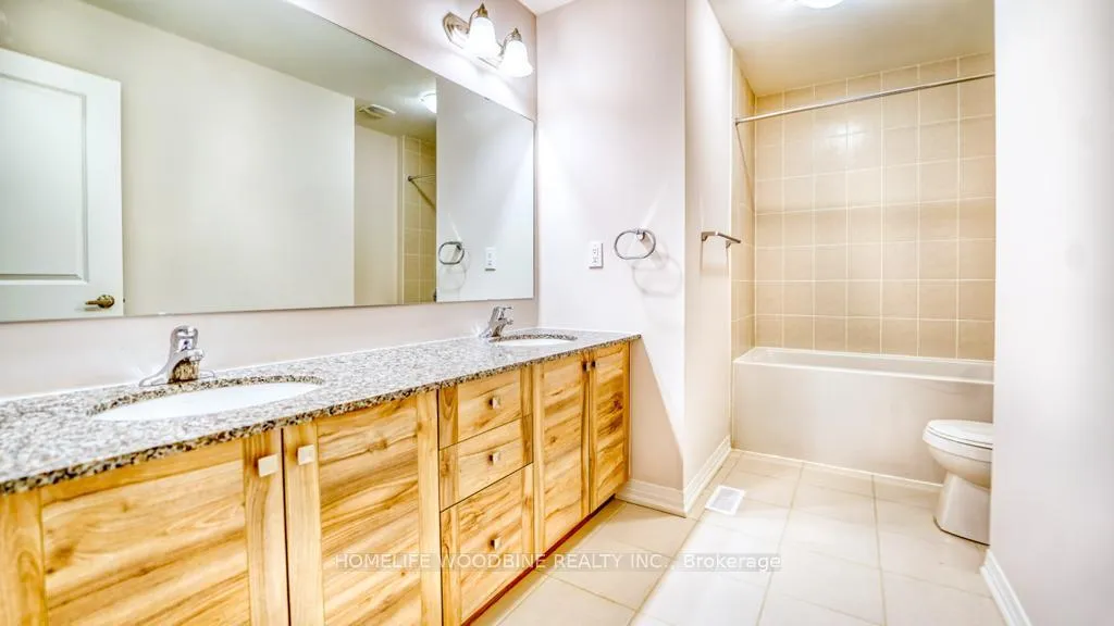 Photo 22 of 42 Freedom Crescent, Hamilton, Mount Hope — HOMEH
