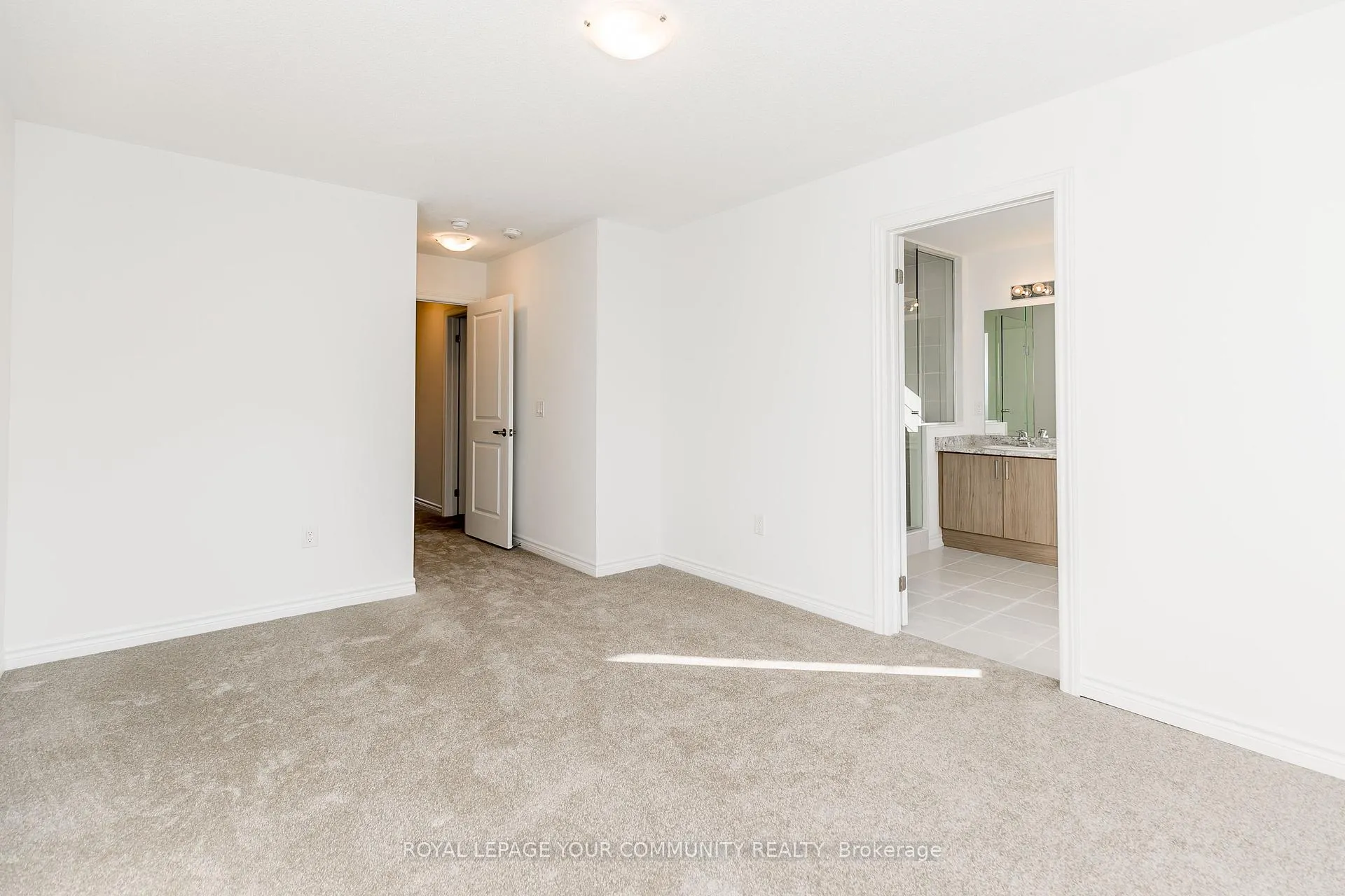 Photo 27 of 23 Daffodil Road, Springwater, Midhurst — HOMEH