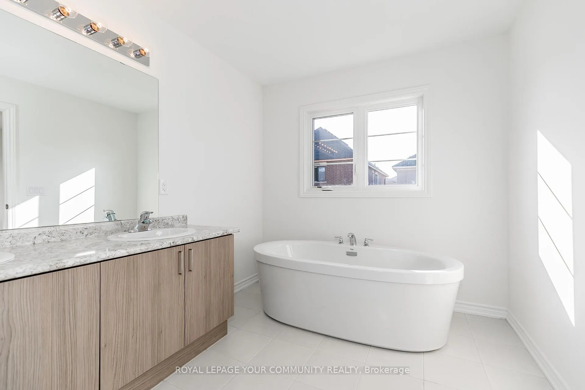 Photo 28 of 23 Daffodil Road, Springwater, Midhurst — HOMEH