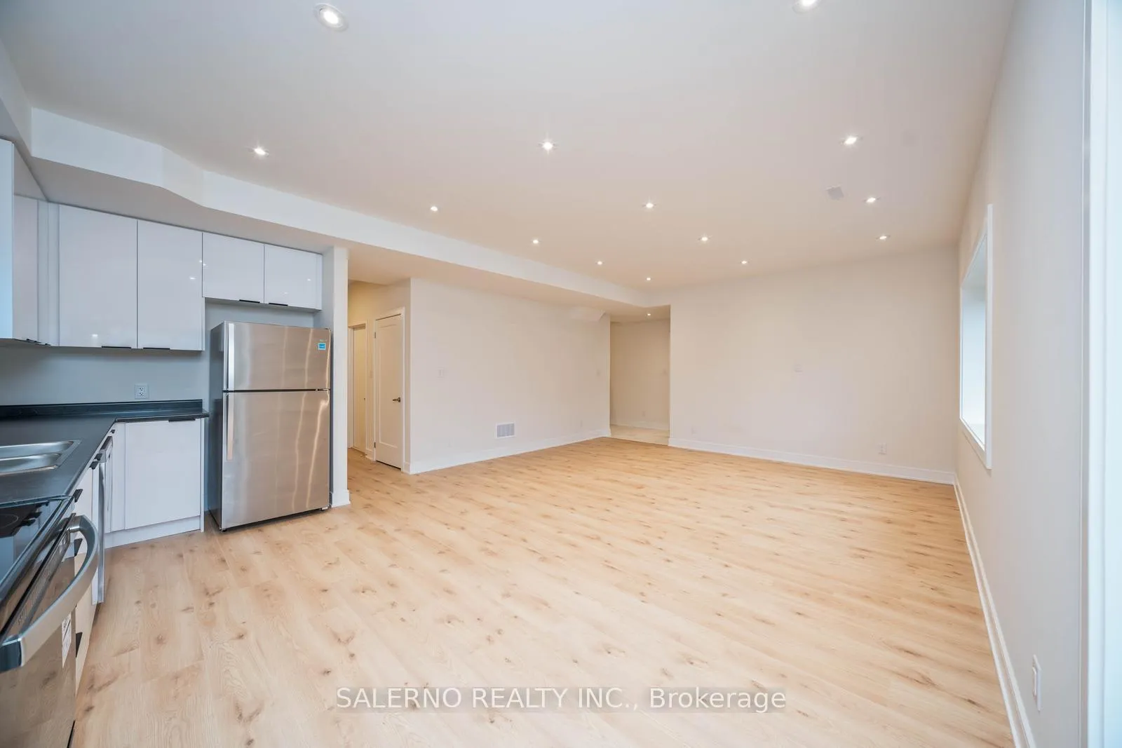 Photo 15 of Unit Lower, 100 Berkely Street, Wasaga Beach — HOMEH
