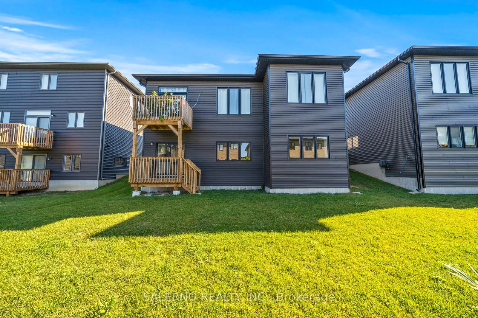 Photo 28 of Unit Lower, 100 Berkely Street, Wasaga Beach — HOMEH