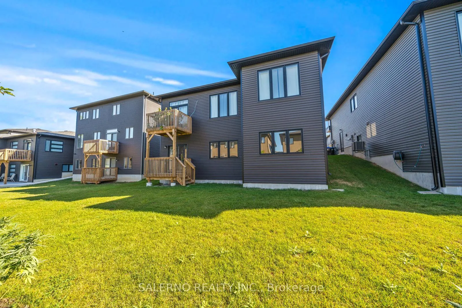 Photo 29 of Unit Lower, 100 Berkely Street, Wasaga Beach — HOMEH