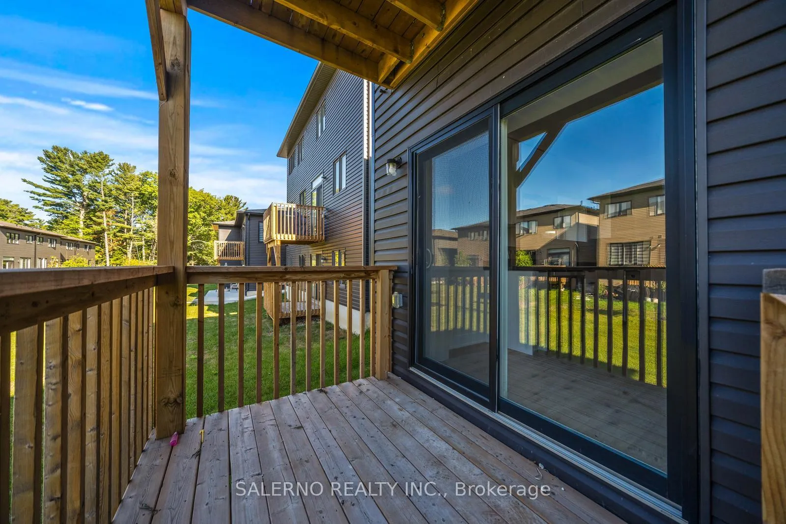 Photo 31 of Unit Lower, 100 Berkely Street, Wasaga Beach — HOMEH