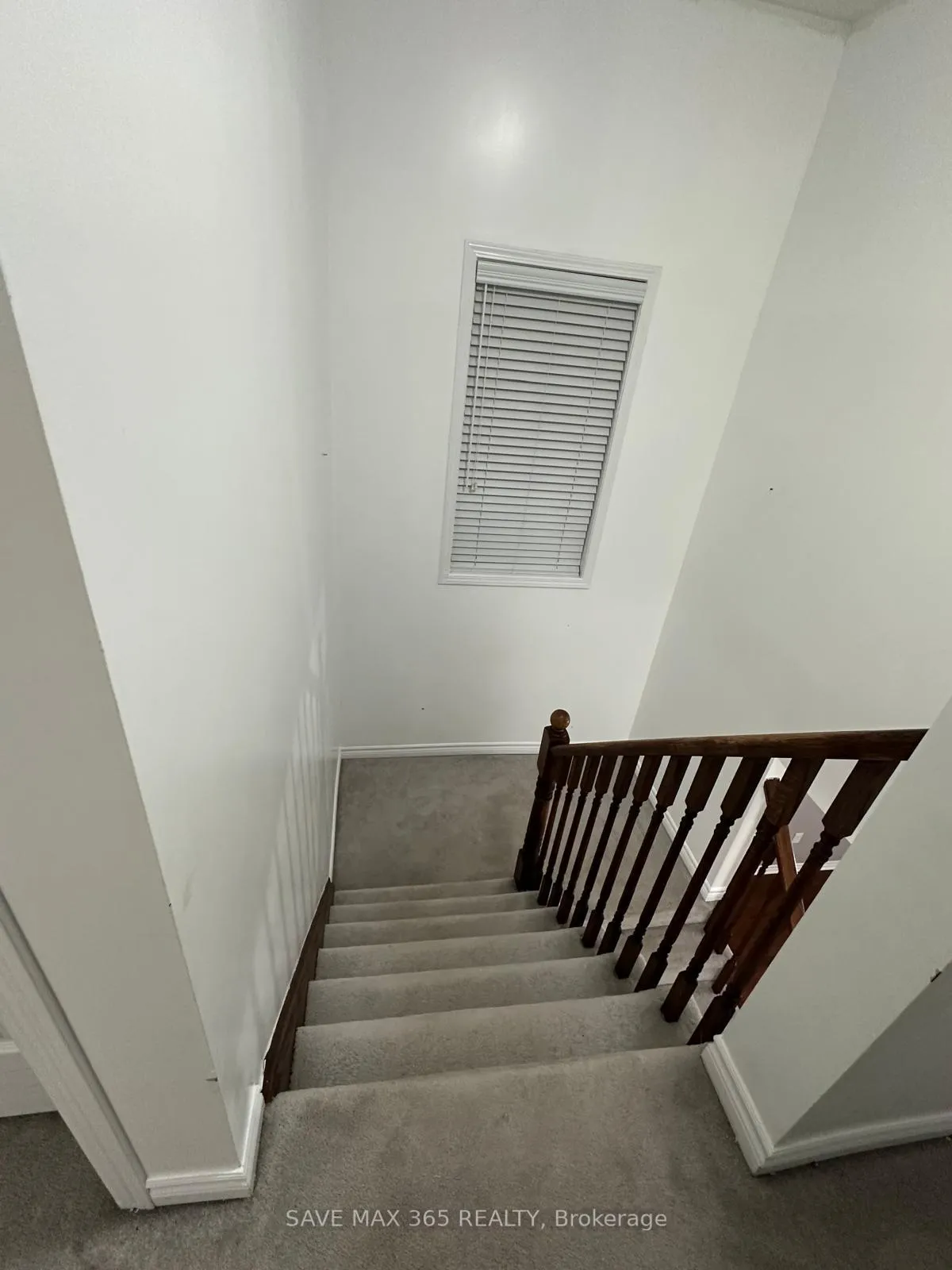 Photo 11 of 270 Grovehill Crescent, Kitchener — HOMEH