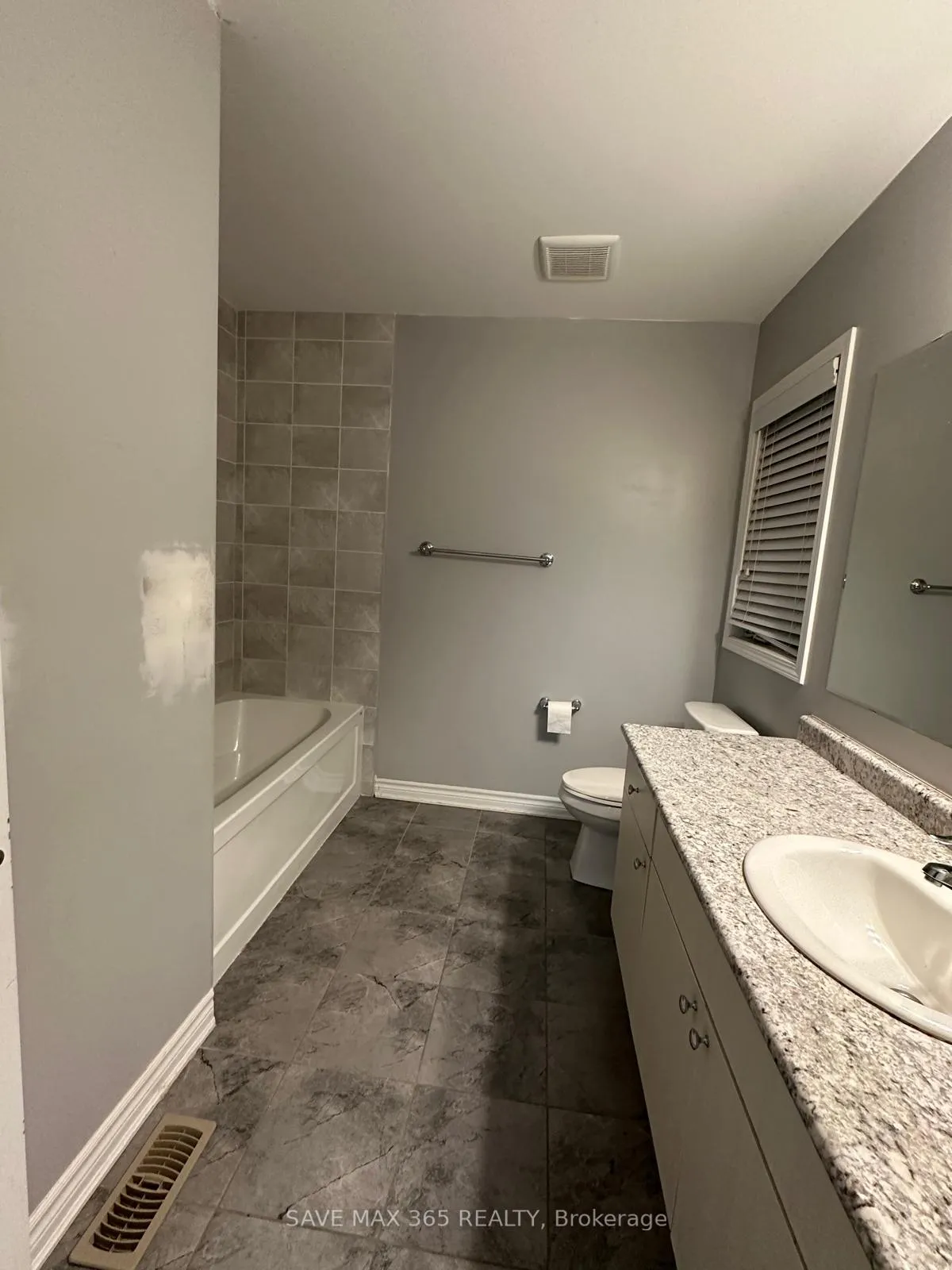 Photo 16 of 270 Grovehill Crescent, Kitchener — HOMEH