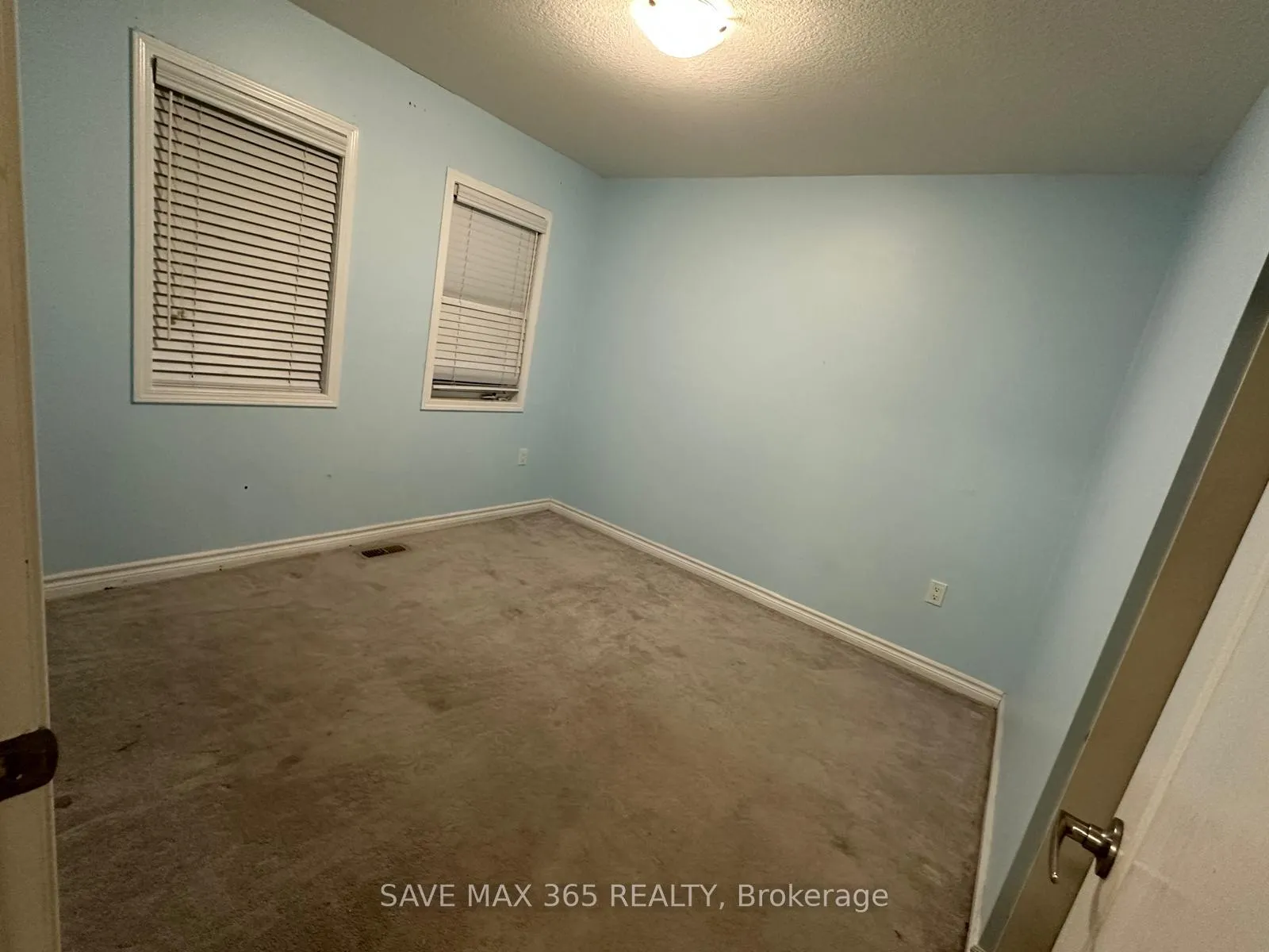 Photo 21 of 270 Grovehill Crescent, Kitchener — HOMEH