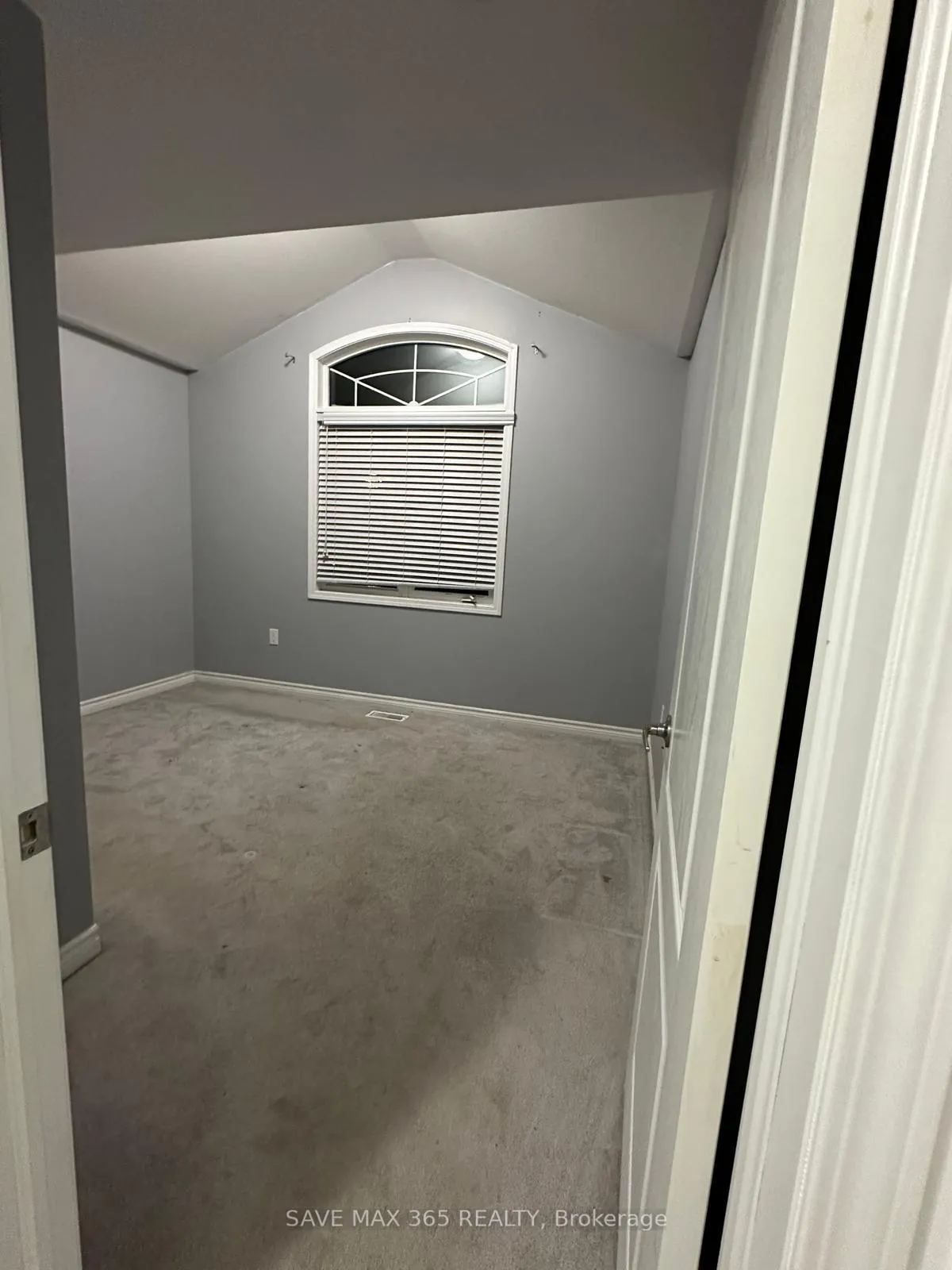 Photo 23 of 270 Grovehill Crescent, Kitchener — HOMEH