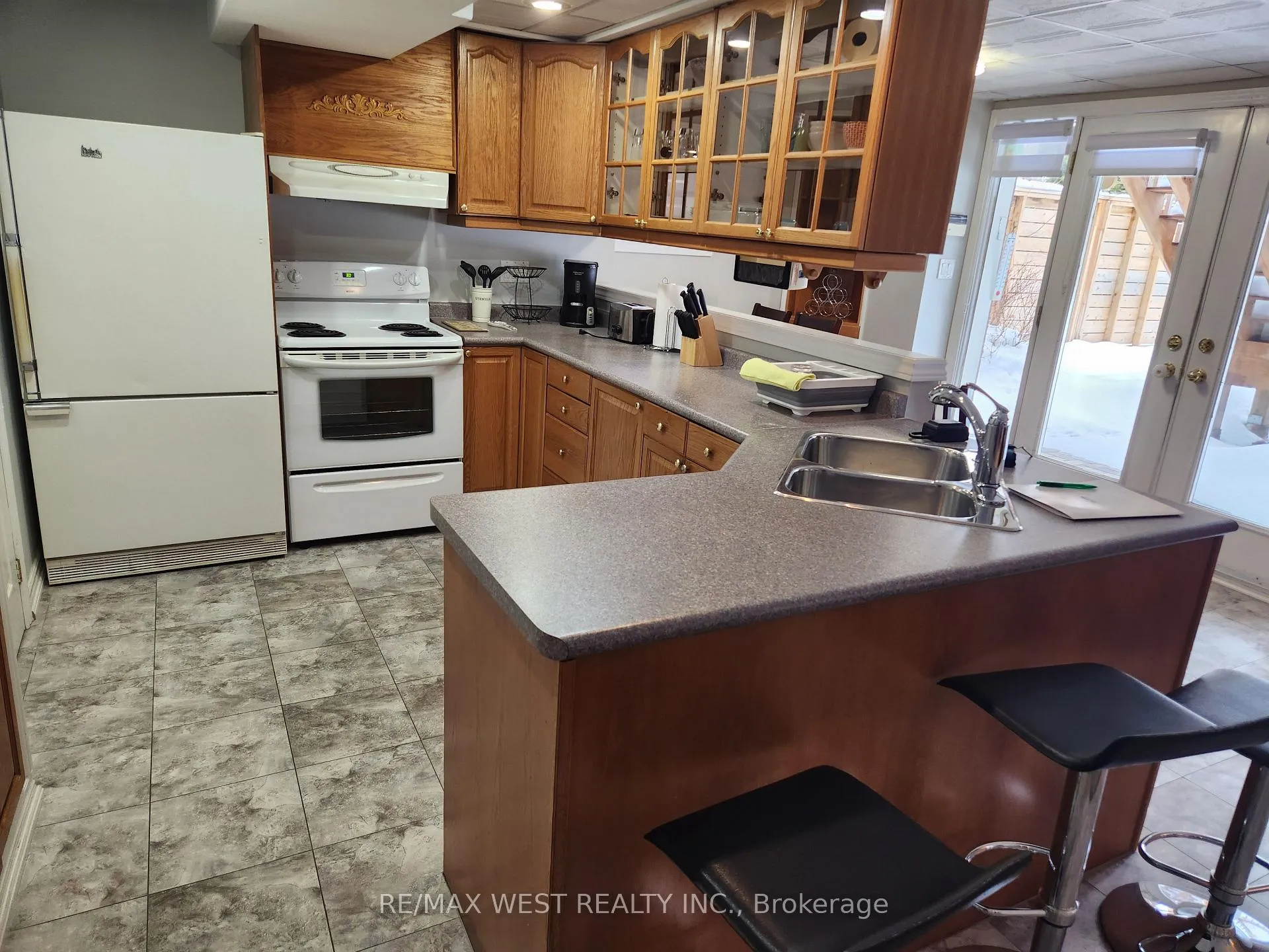 Photo 2 of Unit Bsmt, 12 Kettle Court, Vaughan, Maple — HOMEH