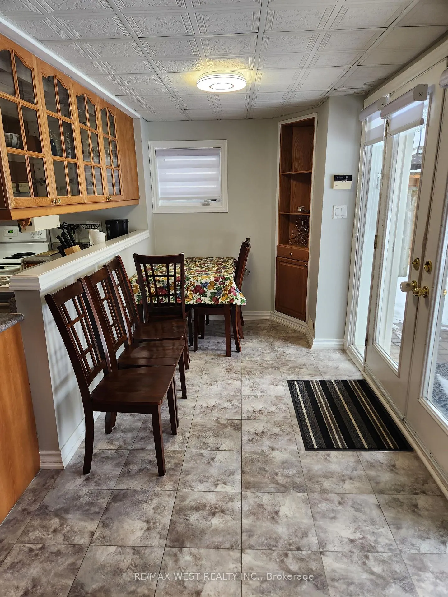 Photo 4 of Unit Bsmt, 12 Kettle Court, Vaughan, Maple — HOMEH