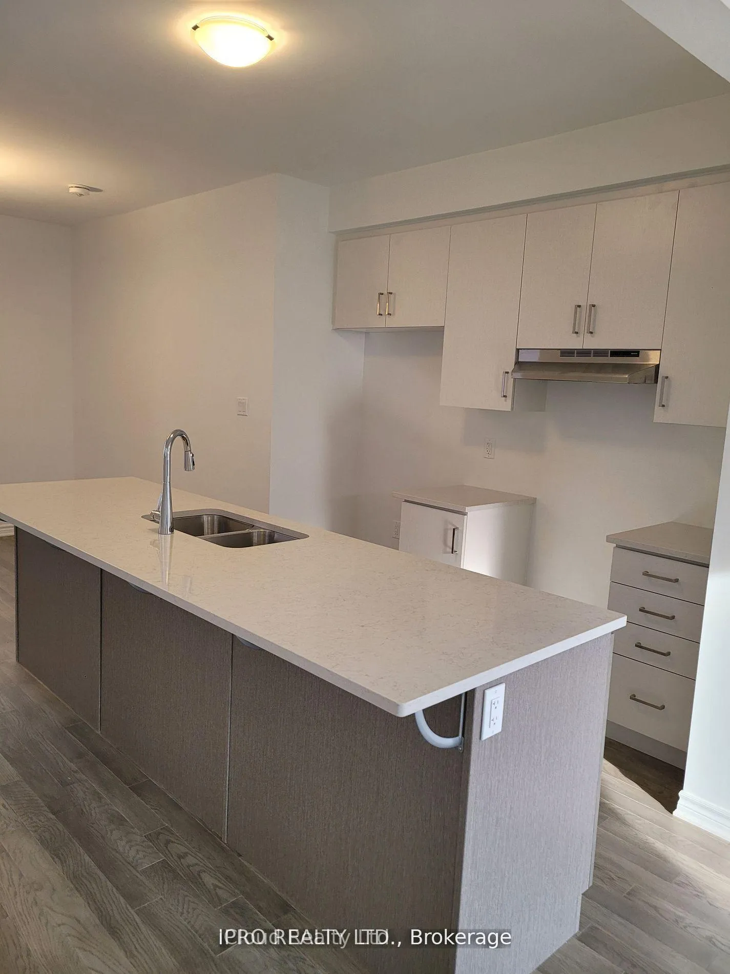 Photo 13 of 22 Milt Schmidt Street W, Kitchener — HOMEH