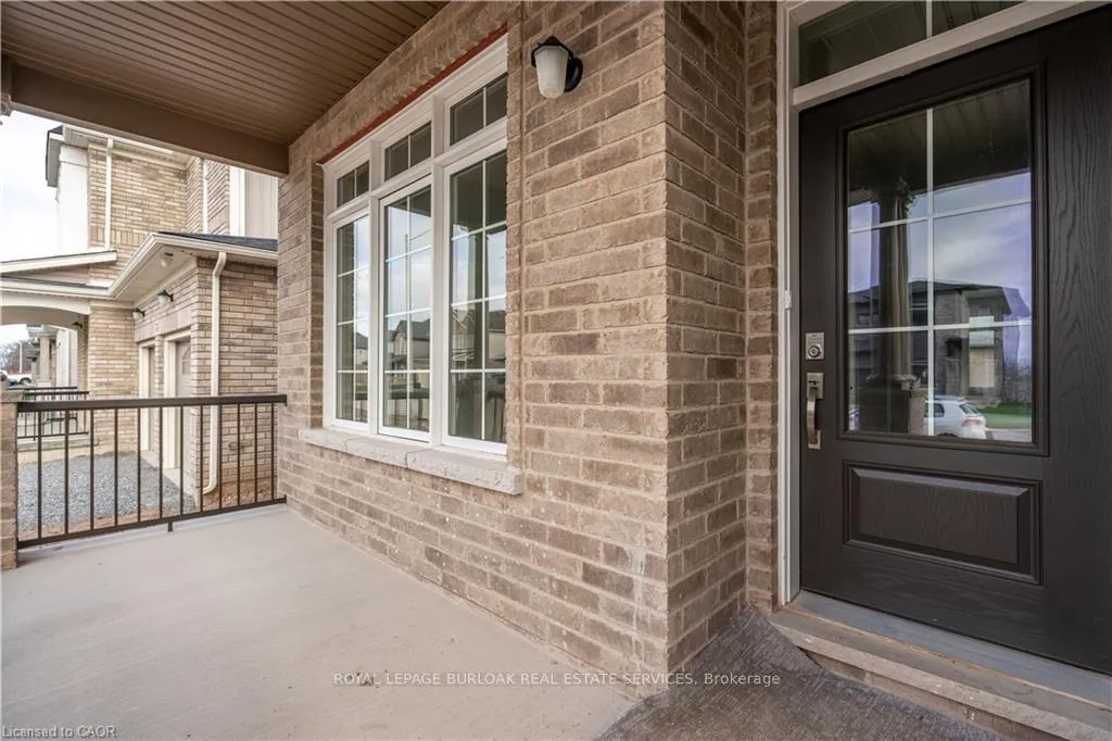 Photo 2 of 7482 Sherrilee Crescent, Niagara Falls, Brown — HOMEH