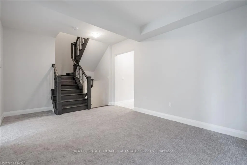 Photo 8 of 7482 Sherrilee Crescent, Niagara Falls, Brown — HOMEH