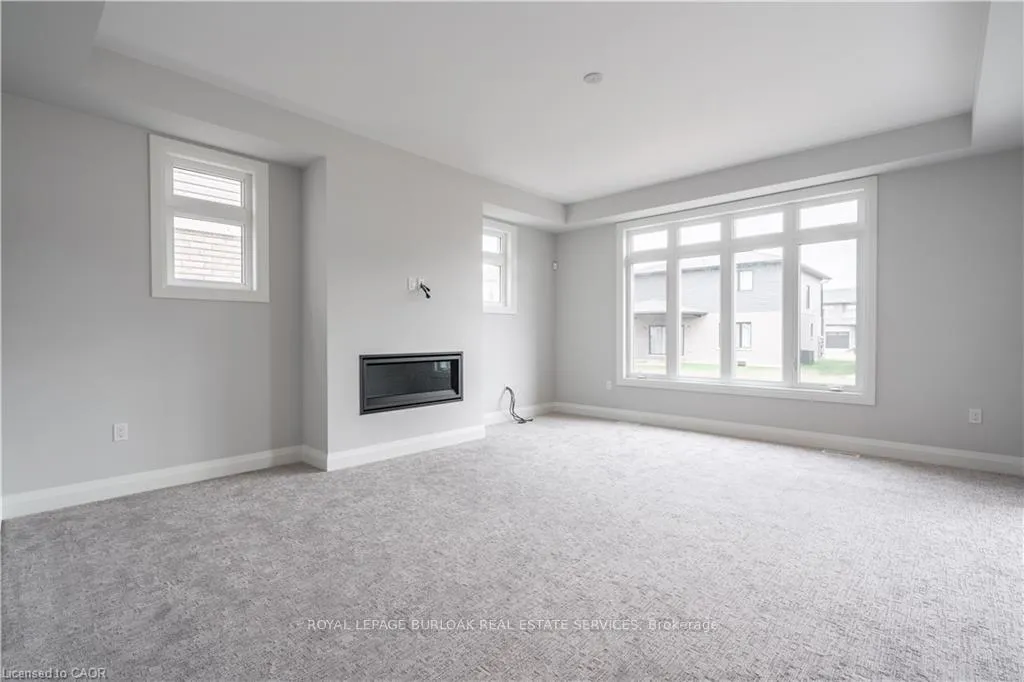 Photo 9 of 7482 Sherrilee Crescent, Niagara Falls, Brown — HOMEH