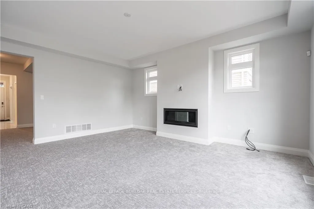 Photo 10 of 7482 Sherrilee Crescent, Niagara Falls, Brown — HOMEH