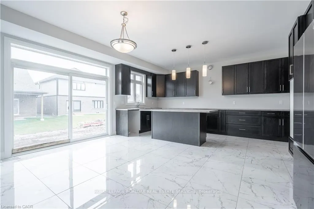 Photo 13 of 7482 Sherrilee Crescent, Niagara Falls, Brown — HOMEH
